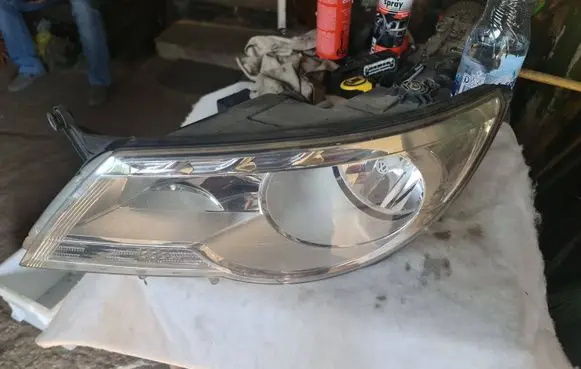 Volkswagen Tiguan Headlight/headlamp 5N2941031H 1ED24703803 24703803000217
