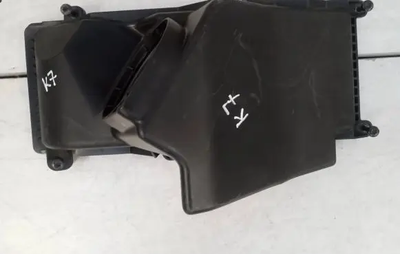 Audi A4 S4 B9 Air filter box cover 8R0133837