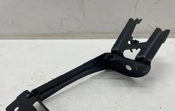 Mercedes-Benz CLA C118 X118 ABS pump bracket A1774303400