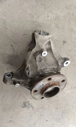Mini Cooper Countryman F60 Front wheel hub spindle knuckle 6876646