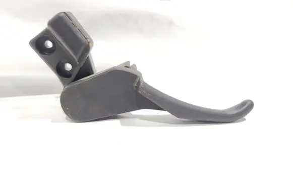 Volkswagen PASSAT B5.5 Engine bonnet (hood) release handle 3B1823533