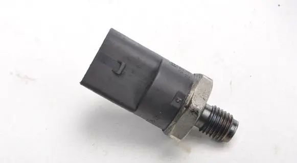 Mercedes-Benz A W168 Fuel pressure sensor A0041537828