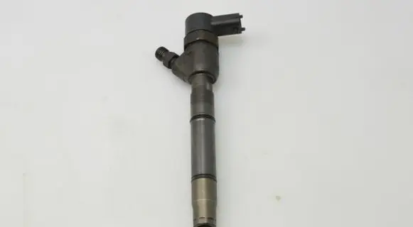 Hyundai i40 Fuel injector 338002A800