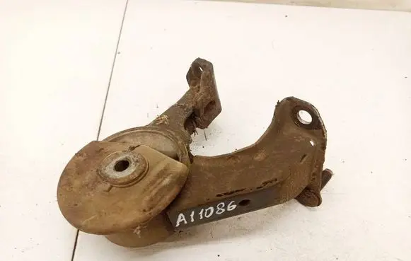 Toyota Corolla Verso AR10 Engine mount bracket 