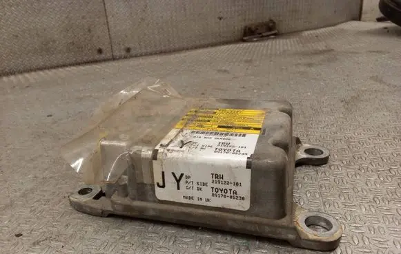 Toyota Avensis T270 Airbag control unit/module 8917005230