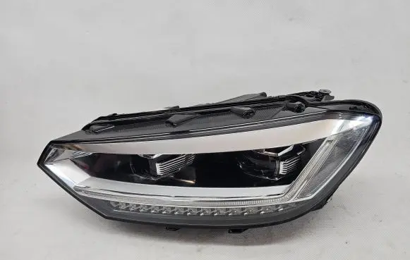 Volkswagen Touran III Headlight/headlamp 5TB941081A
