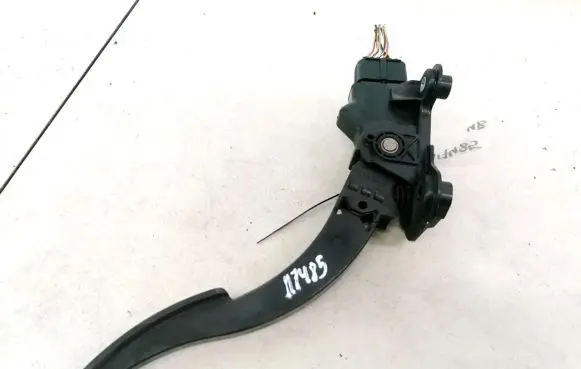 Chrysler Sebring (JS) Accelerator throttle pedal 04891585AB 47246987679