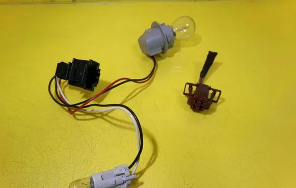 Seat Altea XL Tail light bulb cover holder 