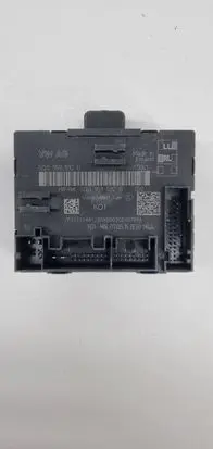 Volkswagen PASSAT B8 Door control unit/module 5Q0959592E