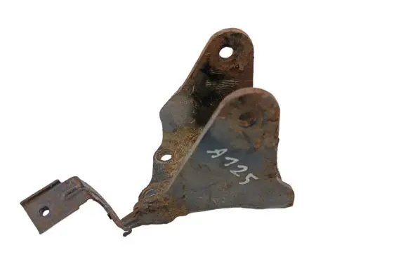 Hyundai Sonata Engine mounting bracket
