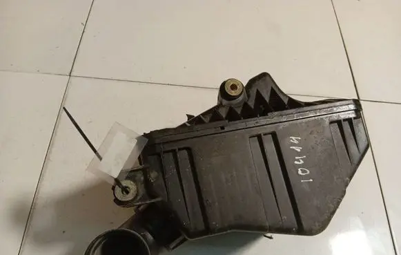 Mazda Premacy Air filter box 