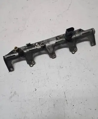 Volkswagen Golf V Fuel main line pipe 06F1333176 0103445