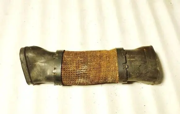 Mercedes-Benz CLS C219 Air intake hose/pipe 6420945097