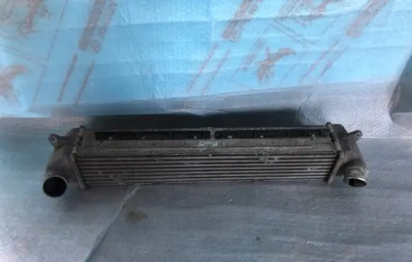 Hyundai Kona I Intercooler radiator 2827003000