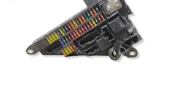 BMW 5 E60 E61 Fuse module 9138830 6906619