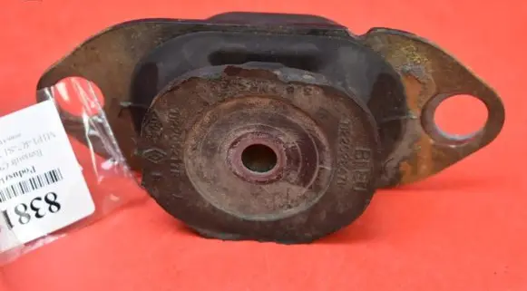 Renault Clio I Gearbox mounting bracket 112205217R