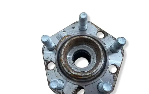 Rear wheel hub