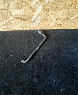 Peugeot 207 Wheel nut wrench 
