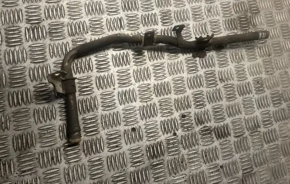 Nissan X-Trail T30 Coolant pipe/hose 