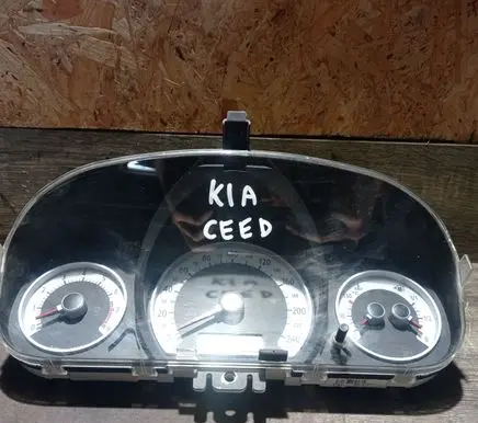 KIA Ceed Speedometer (instrument cluster) 940031H051
