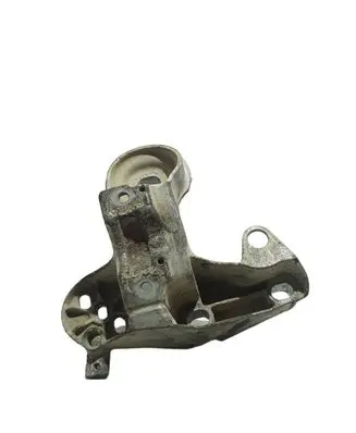 Volkswagen PASSAT B5 Engine mounting bracket 4b0199352a