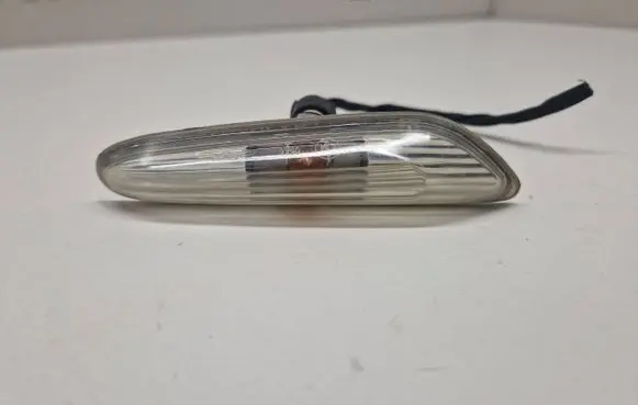 BMW 5 E60 E61 Front fender indicator light 7165741