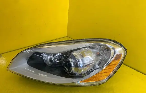 Volvo XC60 Headlight/headlamp 30763136