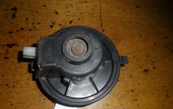 Volkswagen Jetta III Heater fan/blower