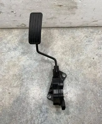 Subaru Forester SH Accelerator throttle pedal 36010SA030 1988007030 05H12C00059