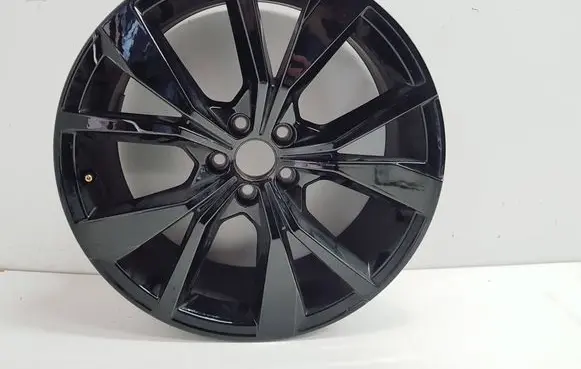Volkswagen Taigo R18 alloy rim 2G7601025F 2G7601025G