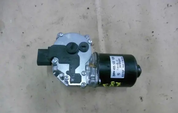 BMW 1 E81 E87 Wiper motor