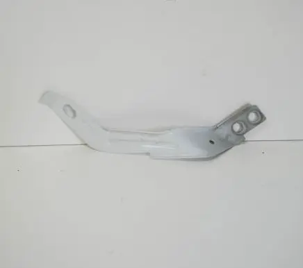 Volkswagen Jetta VII Fender mounting bracket 17A941057