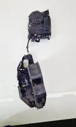 BMW 5 F10 F11 Rear door soft close latching motor 7154515