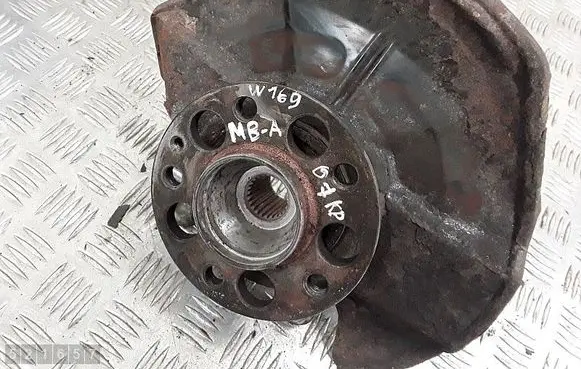 Mercedes-Benz A W169 Front wheel hub 