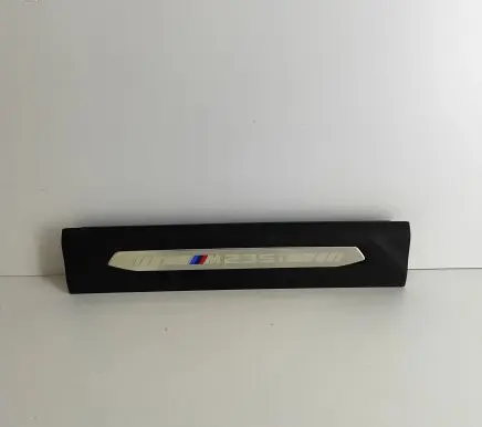 Front sill trim cover