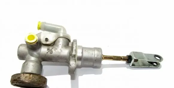Nissan X-Trail T30 Clutch slave cylinder 
