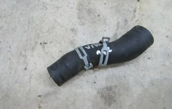 Opel Vivaro Engine coolant pipe/hose