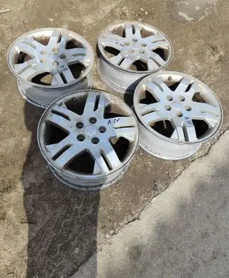 Mitsubishi Endeavor R17 alloy rim 