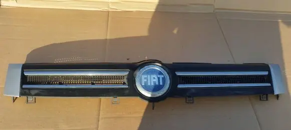 Fiat Panda II Front grill