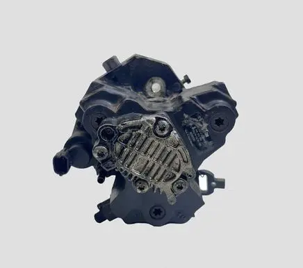 Volvo V70 Fuel injection high pressure pump 8689590 074132 0445010043