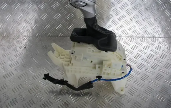 KIA Pro Cee'd III Gear shifter/selector 46700-M6210