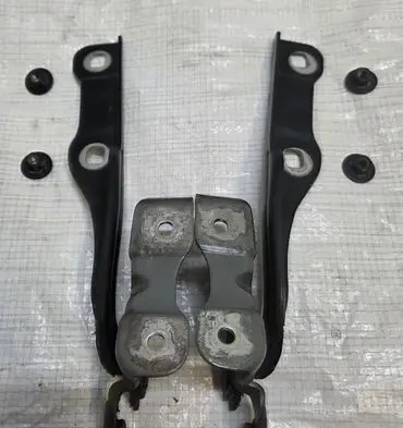 Opel Mokka Engine bonnet/hood hinges 95141369