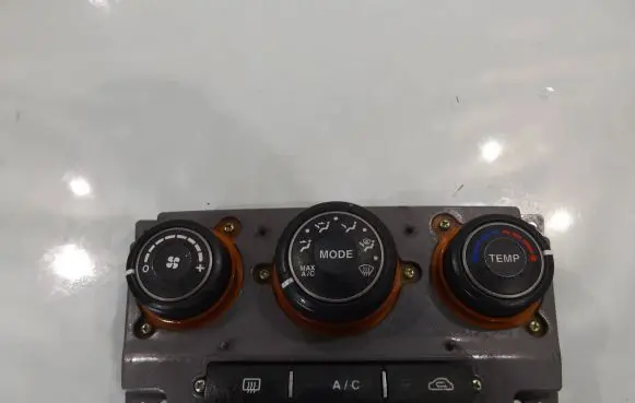 KIA Carens III Climate control unit