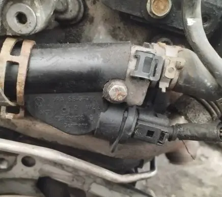 Chrysler Sebring (ST-22 - JR) Engine coolant pipe/hose 038121132