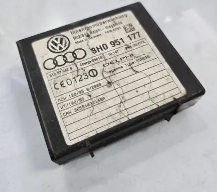 Audi A4 S4 B5 8D Alarm control unit/module 8H0951177 510030620 36591032149A