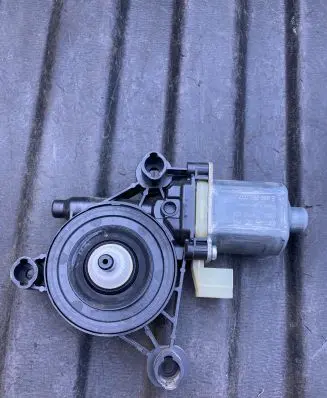 Porsche Macan (95B) Rear door window regulator motor E850202097 0130822715