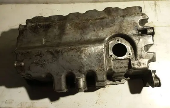 Volkswagen PASSAT B6 Oil sump 03G103603