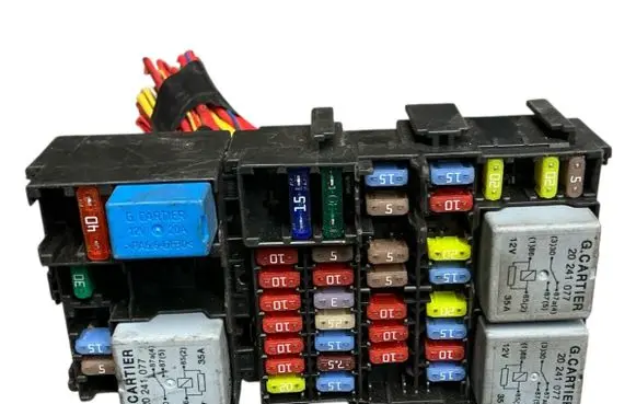 Renault Clio IV BSM Control unit Z240180497R