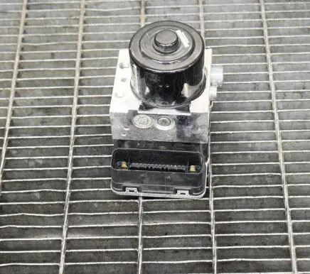 Porsche Cayenne (92A) ABS Pump 7P0907379T 7P0614517T