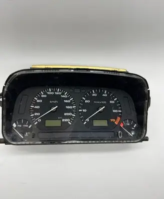 Volkswagen Golf III Speedometer (instrument cluster) 87001323